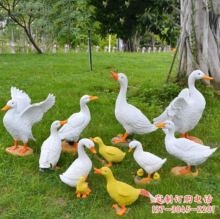 广东玻璃钢仿真鸭子雕塑-庭院农家院仿真家禽动物雕塑摆件