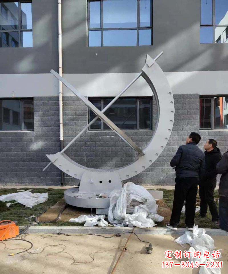 广东不锈钢日晷雕塑精致而优雅