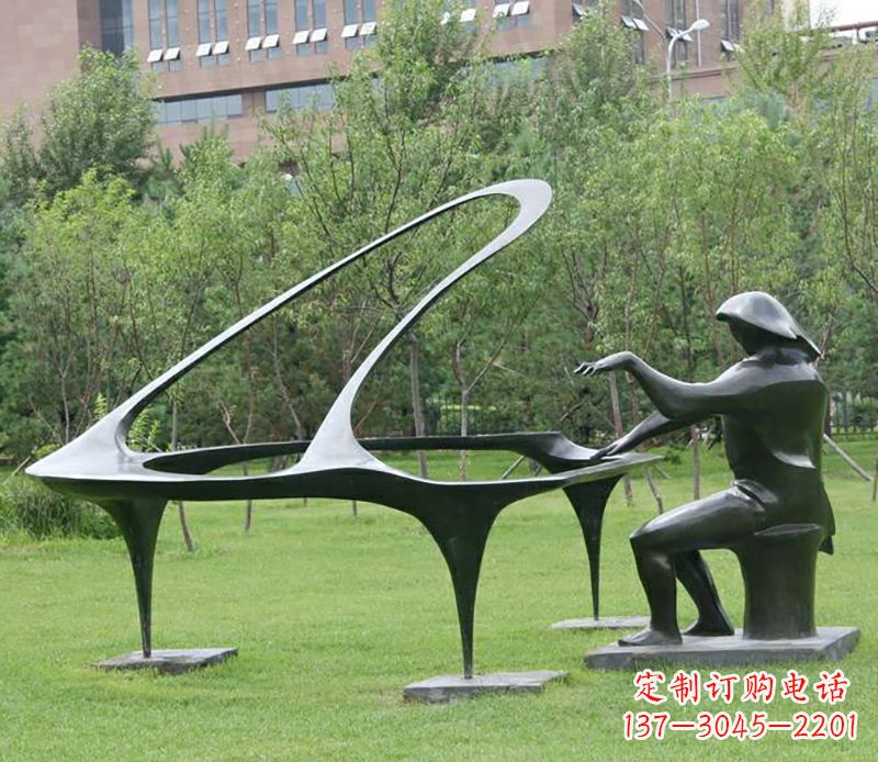 广东不锈钢弹钢琴人物公园雕塑