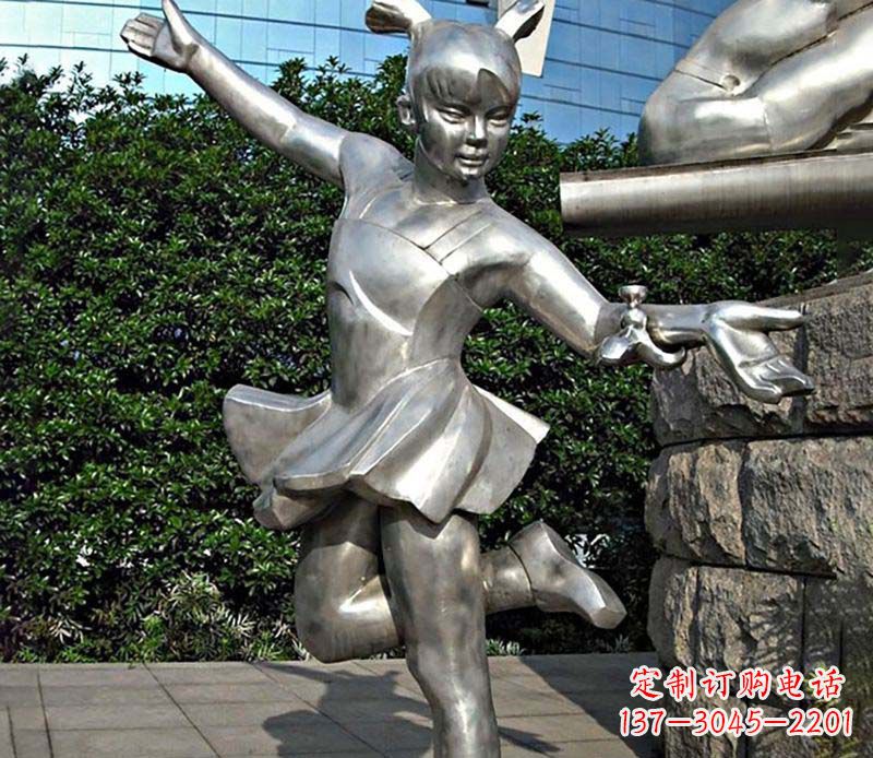 广东不锈钢儿童踢毽子雕塑