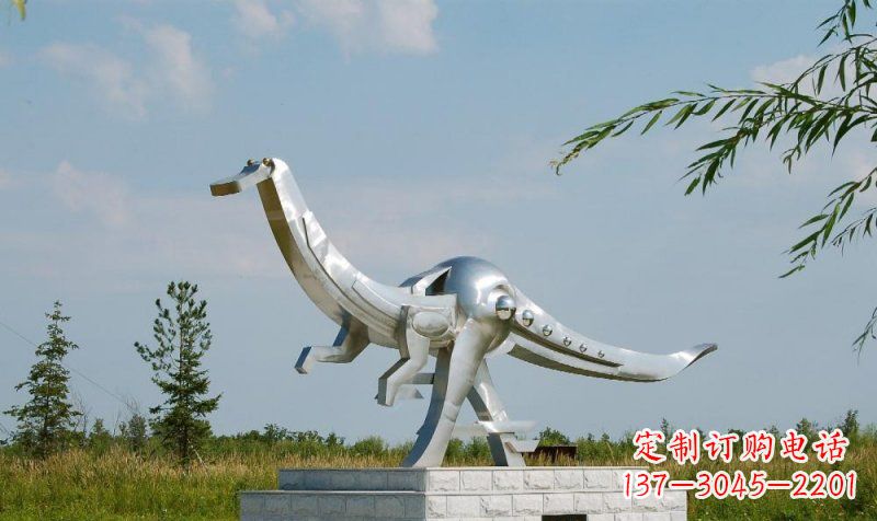 广东不锈钢鸭嘴龙雕塑艺术与自然完美结合