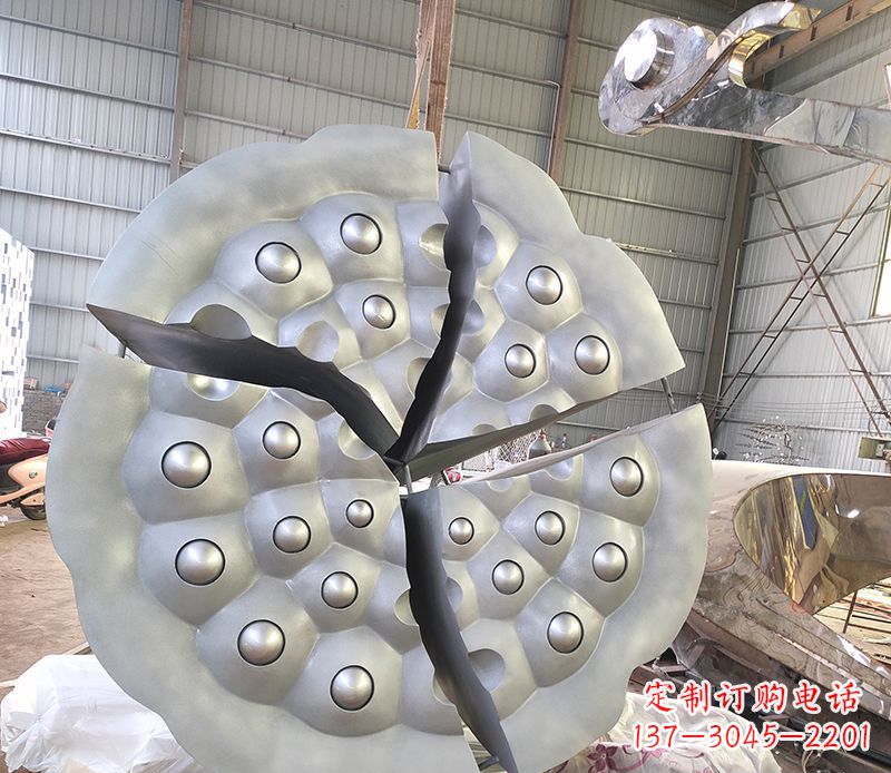 广东不锈钢公园莲蓬雕塑高贵雍容的象征