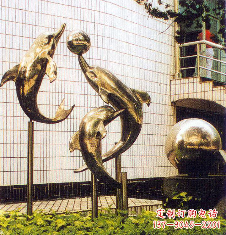 广东海豚跃动的校园雕塑