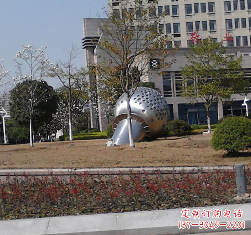 广东不锈钢话筒雕塑简约而又具有现代感