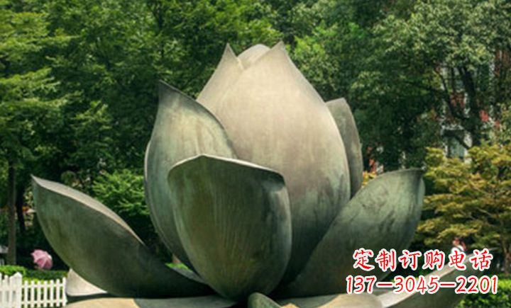 广东不锈钢莲花公园精美的雕塑装点