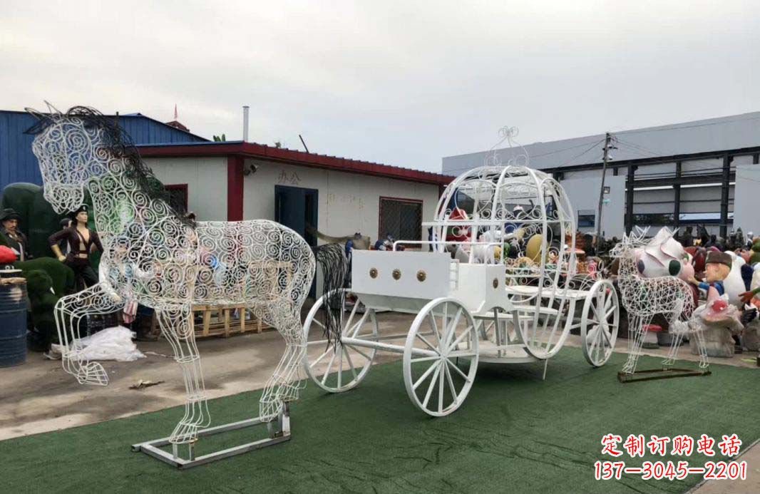 广东不锈钢镂空欧式马车雕塑精美造型点缀空间