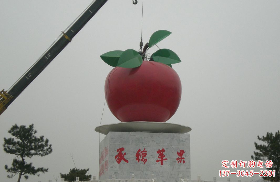 广东不锈钢苹果景观雕塑