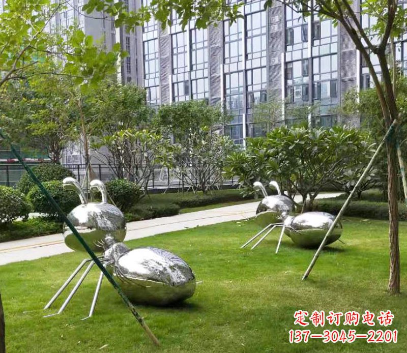 广东不锈钢小区的蚂蚁雕塑