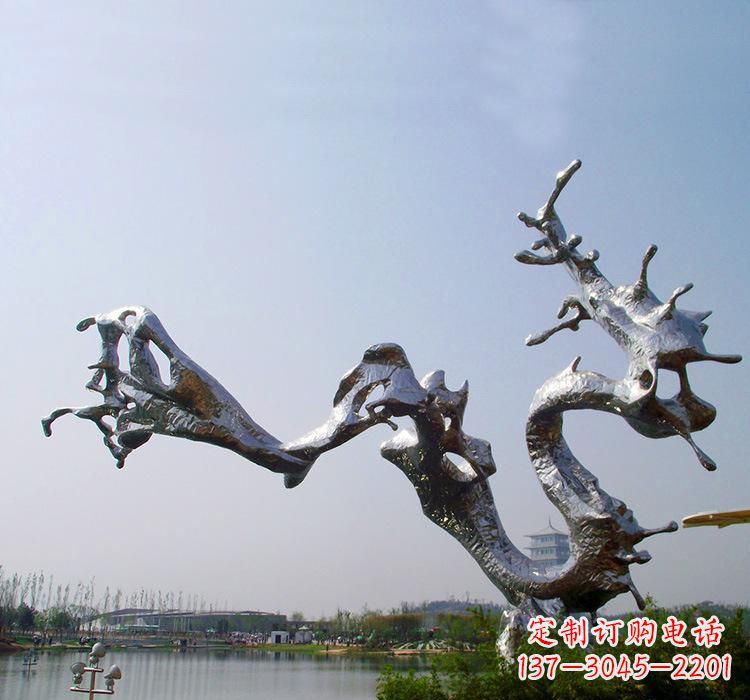 广东不锈钢水滴雕塑体现自然之美