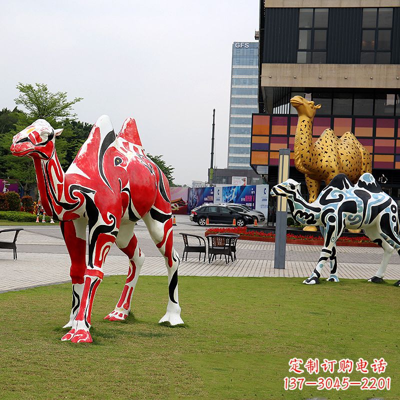 广东彩绘骆驼不锈钢雕塑城市园林的精美装饰