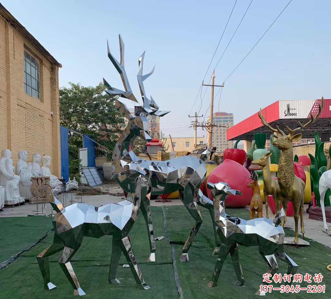 广东梅花鹿雕塑一种独特的城市装饰