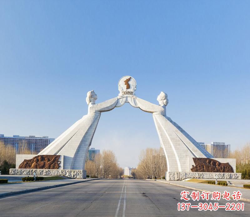 广东城市街道的拱门雕塑——让城市更加精彩