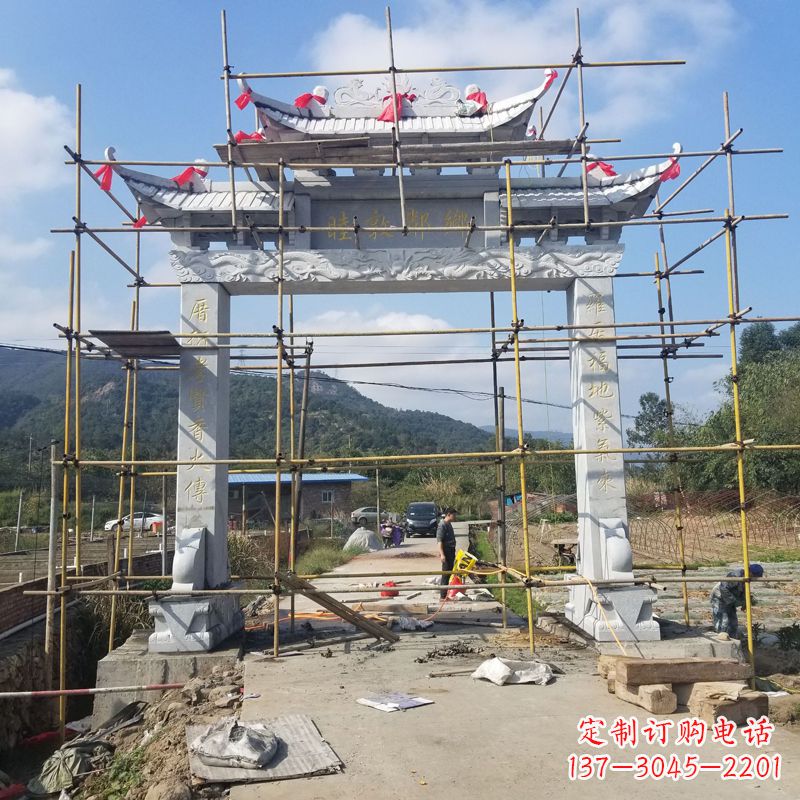 广东村庄单门石牌坊