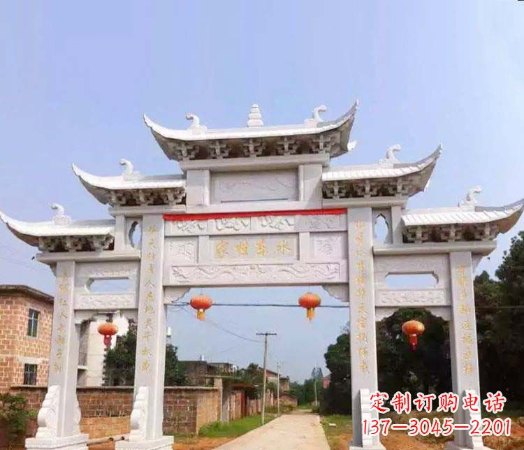 广东村庄三门五楼牌坊石雕
