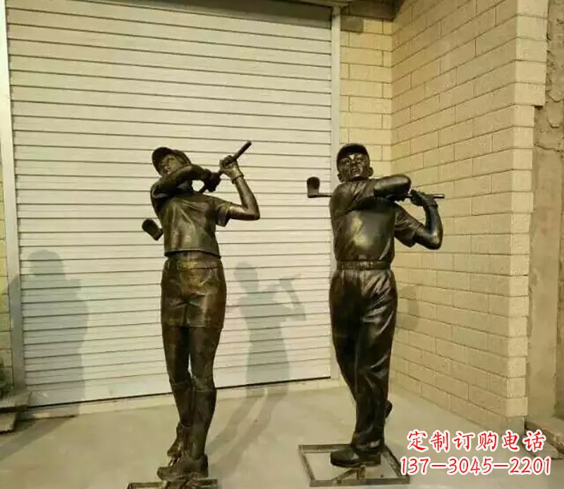 广东打高尔夫人物园景观铜雕