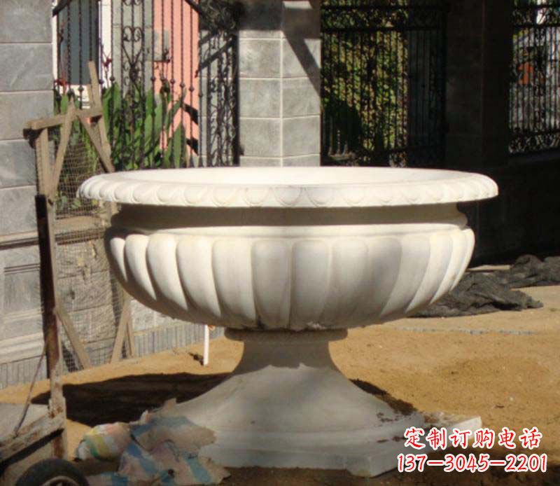 广东大理石花盆雕塑1