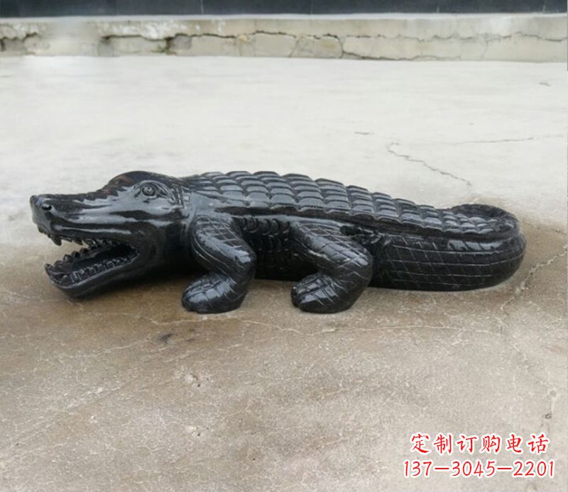 广东经典鳄鱼景观石雕