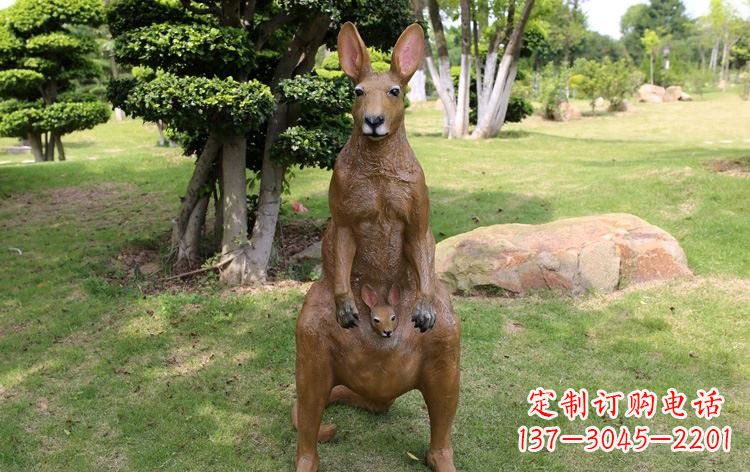 广东公园玻璃钢仿真袋鼠雕塑