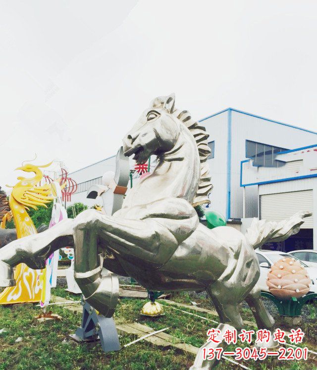 广东公园不锈钢奔马雕塑 (2)