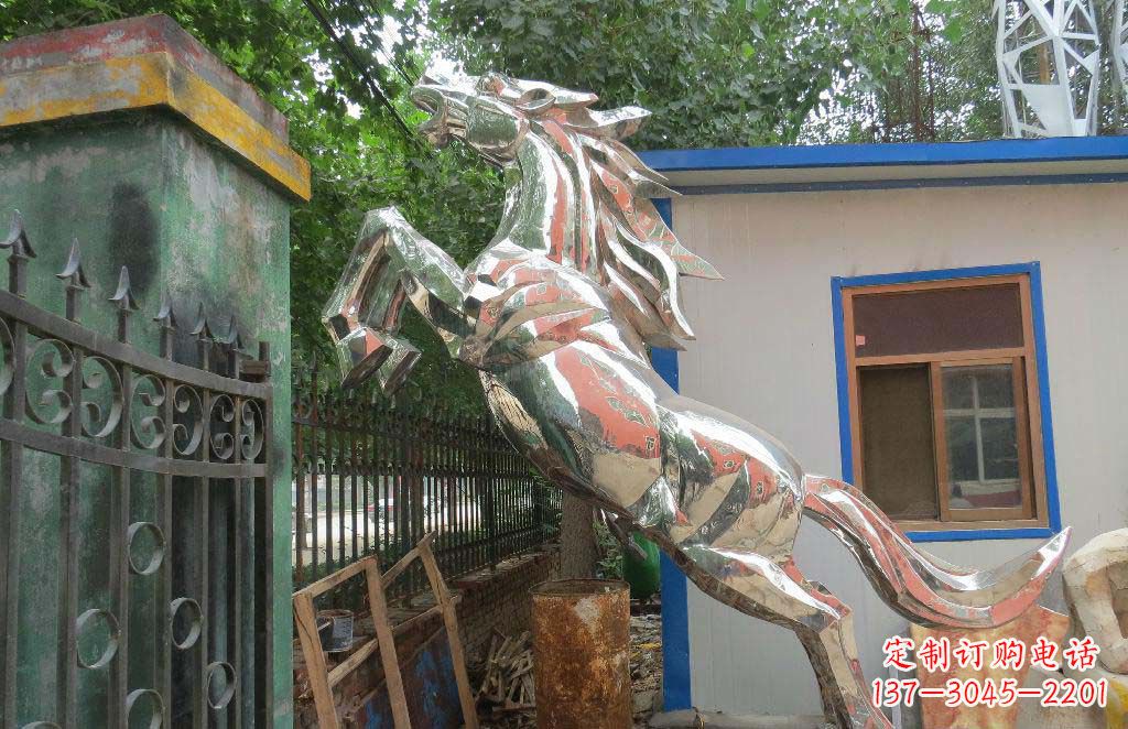 广东公园不锈钢奔跑的马动物雕塑