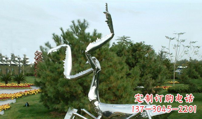 广东公园不锈钢螳螂雕塑