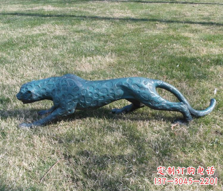 广东公园金钱豹铜雕