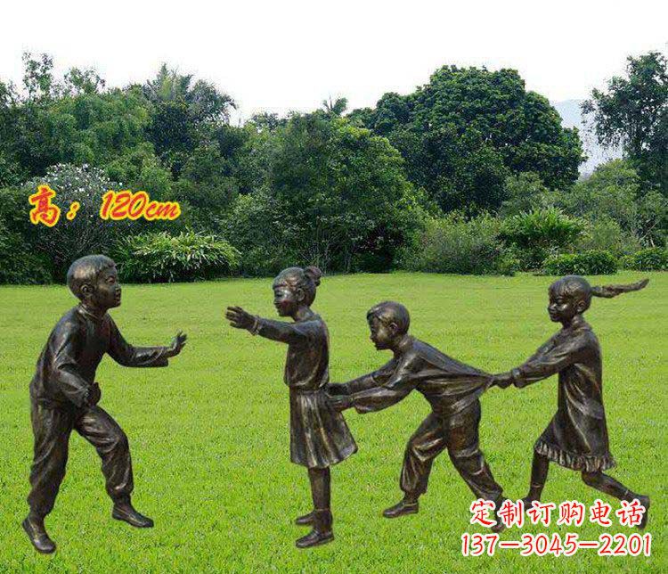 广东公园玩老鹰捉小鸡的儿童小品铜雕 (2)