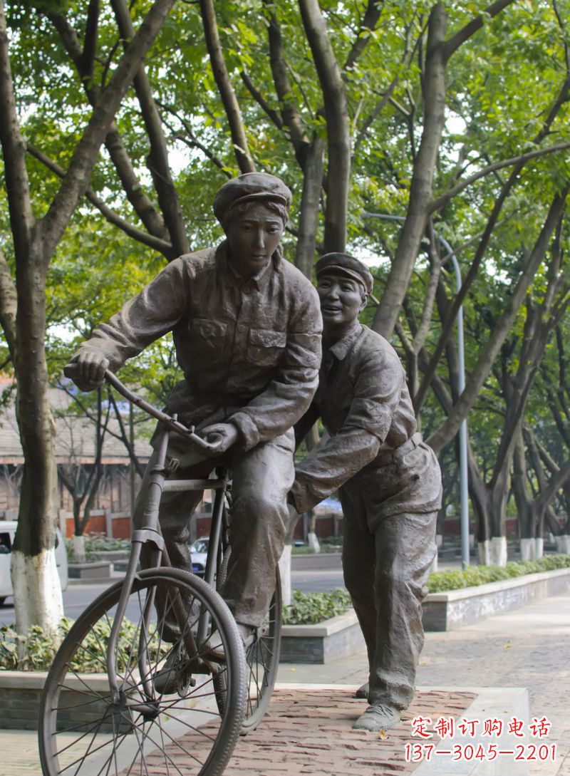 广东装饰你家园的自行车雕塑