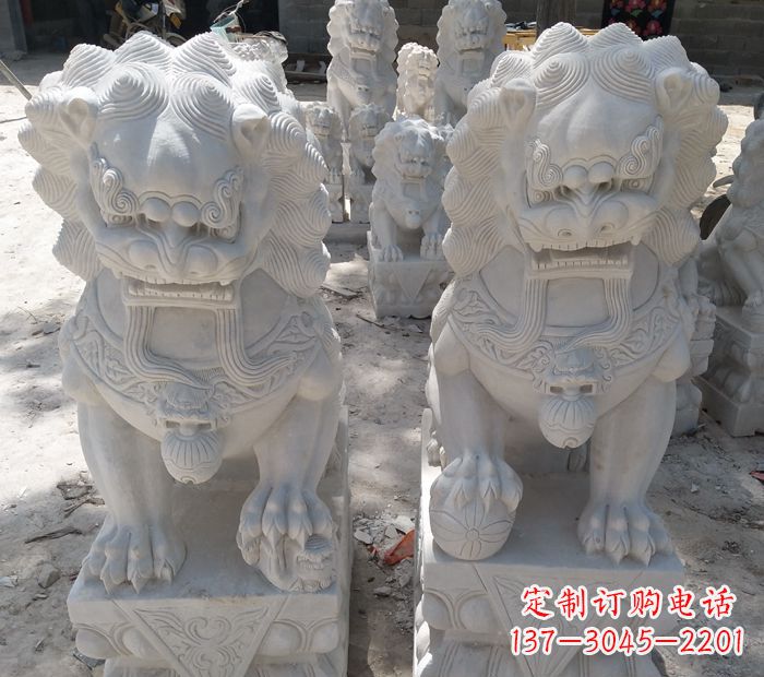 广东门口镇宅看门踩球狮子石雕