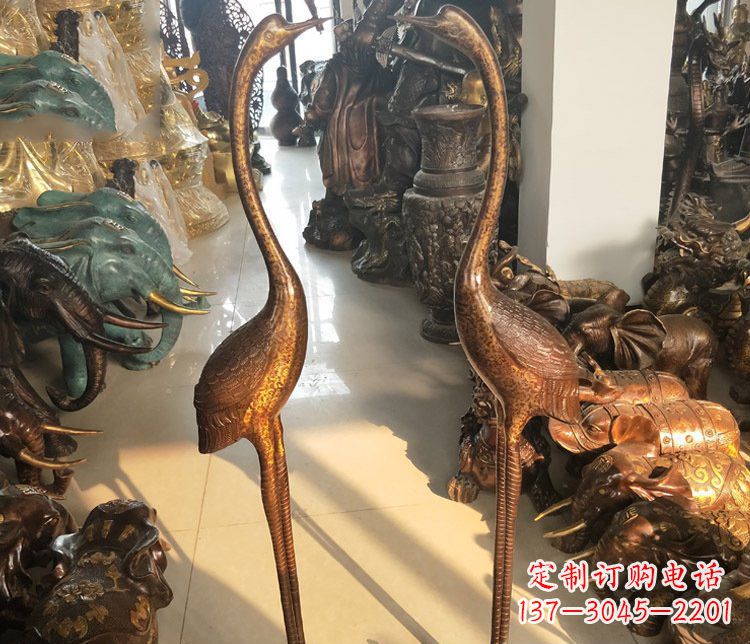 广东铜雕仙鹤踩龟雕塑摆件